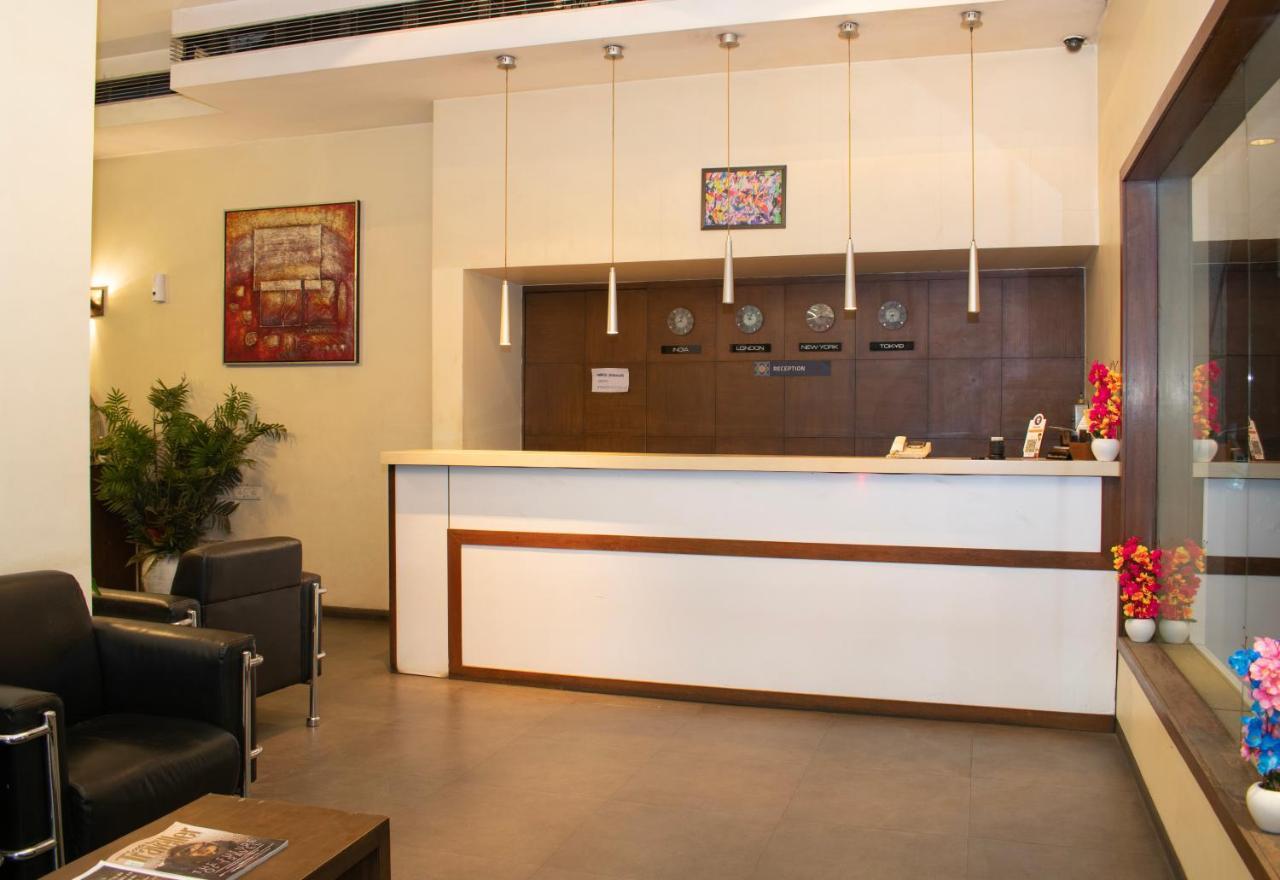 Octave Koregaon Park Pune Luaran gambar
