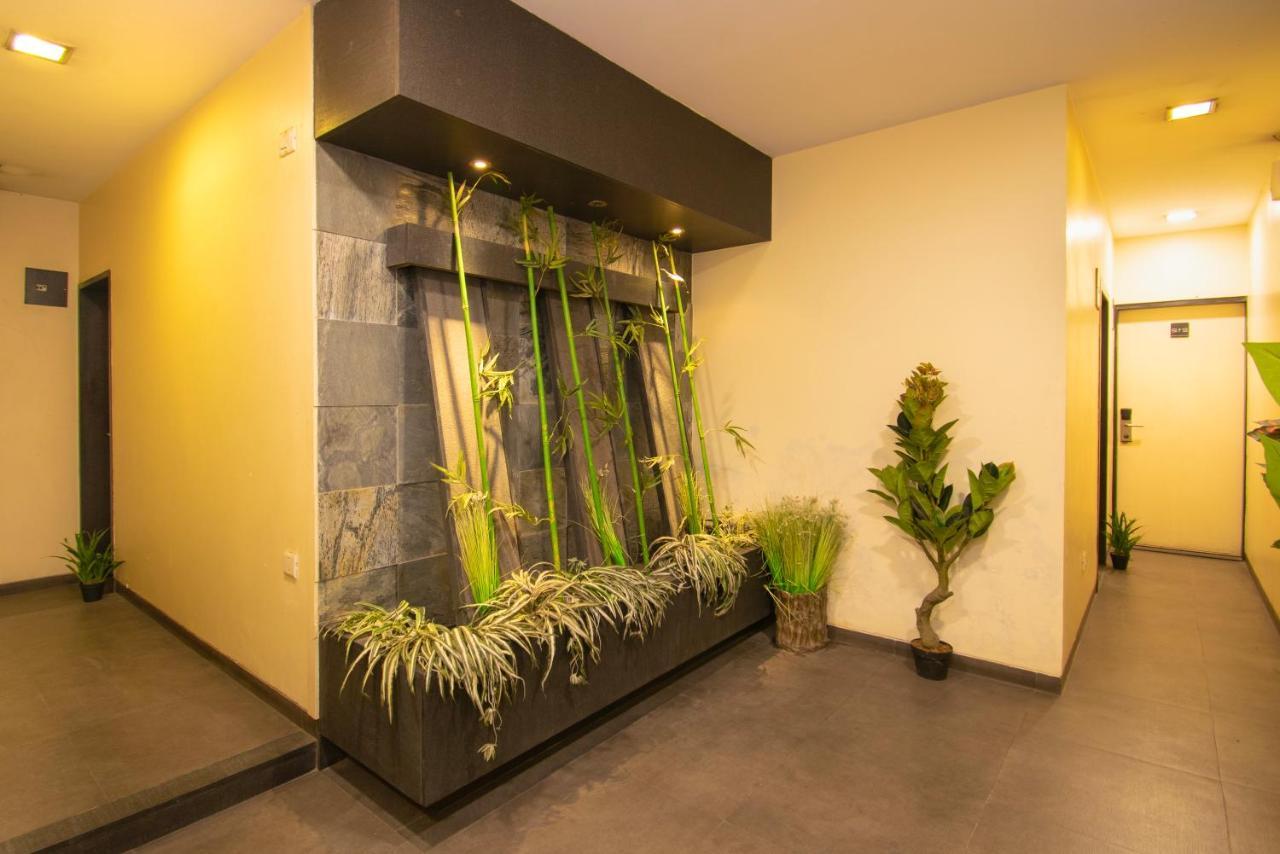 Octave Koregaon Park Pune Luaran gambar